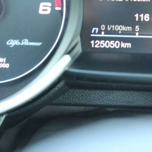 Alfa Romeo Giulia 2.2 MJT Veloce AUTOMATIK 210ks *NAVIGACIJA, LED, KAMERA*