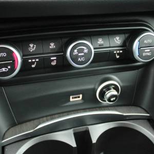 Alfa Romeo Stelvio 2.2 MJT Q4 210KS AUTOMATIK Ti *NAVIGACIJA, KOŽA, KAMERA*