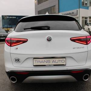 Alfa Romeo Stelvio 2.2 MJT Q4 210KS AUTOMATIK Ti *NAVIGACIJA, KOŽA, KAMERA*