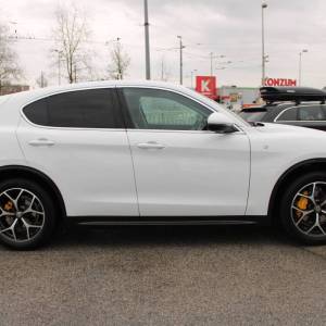 Alfa Romeo Stelvio 2.2 MJT Q4 210KS AUTOMATIK Ti *NAVIGACIJA, KOŽA, KAMERA*