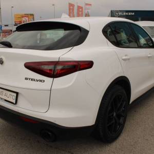 Alfa Romeo Stelvio 2.2 MJT Sprint AUTOMATIK *LED, KAMERA*
