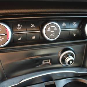 Alfa Romeo Stelvio 2.2 MJT Q4 AUTOMATIK *NAVIGACIJA, KAMERA*
