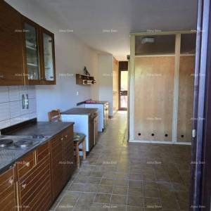Apartman na odličnoj lokaciji – Duga Uvala, 150 m od mora!