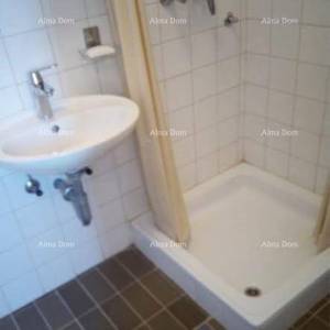 Apartman na prodaju u Barbarigi – prvi red do mora
