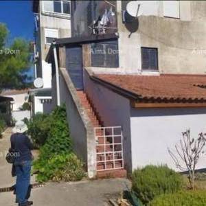 Apartman na prodaju u Barbarigi – prvi red do mora