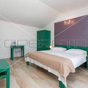 Apartmanska kuća s bazenom na top lokaciji u Puli