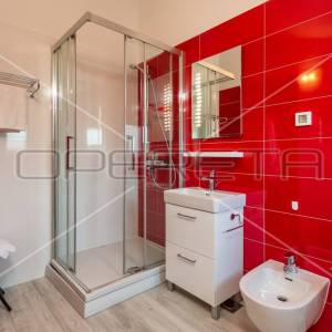 Apartmanska kuća s bazenom na top lokaciji u Puli