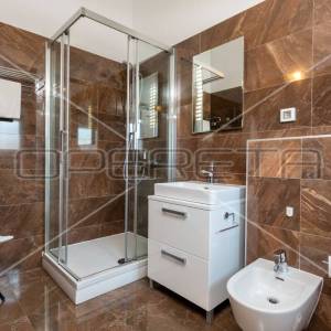 Apartmanska kuća s bazenom na top lokaciji u Puli