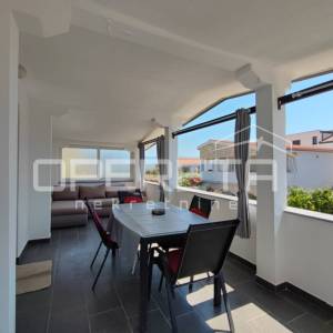 Apartmanska kuća s četiri stambene jedinice, 190 m², Vir