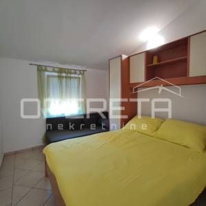Apartmanska kuća s četiri stambene jedinice, 190 m², Vir
