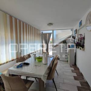 Apartmanska kuća s četiri stambene jedinice, 190 m², Vir