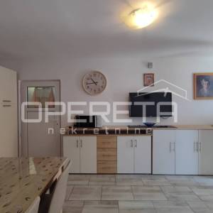 Apartmanska kuća s četiri stambene jedinice, 190 m², Vir