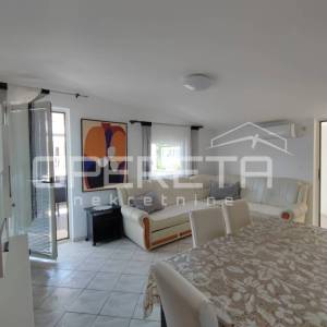 Apartmanska kuća s četiri stambene jedinice, 190 m², Vir