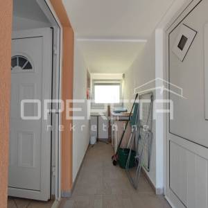 Apartmanska kuća s četiri stambene jedinice, 190 m², Vir