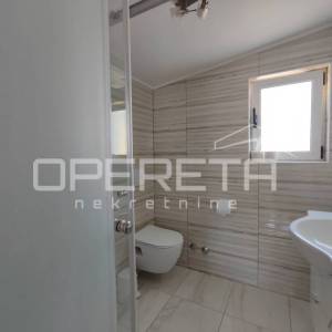 Apartmanska kuća s četiri stambene jedinice, 190 m², Vir