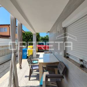 Apartmanska kuća s četiri stambene jedinice, 190 m², Vir