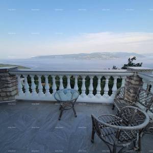 Apartmanska kuća s pogledom na more