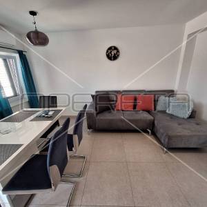 Apartmanska kuća u centru Jezera, investicija