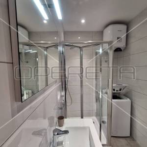 Apartmanska kuća u centru Jezera, investicija