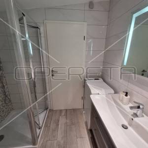 Apartmanska kuća u centru Jezera, investicija