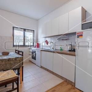 Apartmanska kuća u Puli s 5 apartmana, garažom i bazenom!