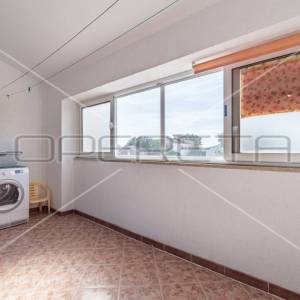 Apartmanska kuća u Puli s 5 apartmana, garažom i bazenom!