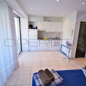 Apartmanski objekt s 6 odvojenih apartmana i garažom, Rovinj, Istra