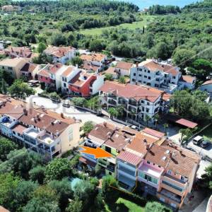 Apartmanski objekt s 6 odvojenih apartmana i garažom, Rovinj, Istra