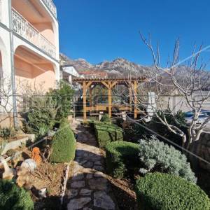Apartmanski objekt s otvorenim pogledom na more,  Karlobag, 350 m2