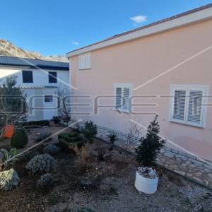 Apartmanski objekt s otvorenim pogledom na more,  Karlobag, 350 m2