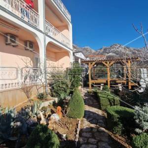 Apartmanski objekt s otvorenim pogledom na more,  Karlobag, 350 m2