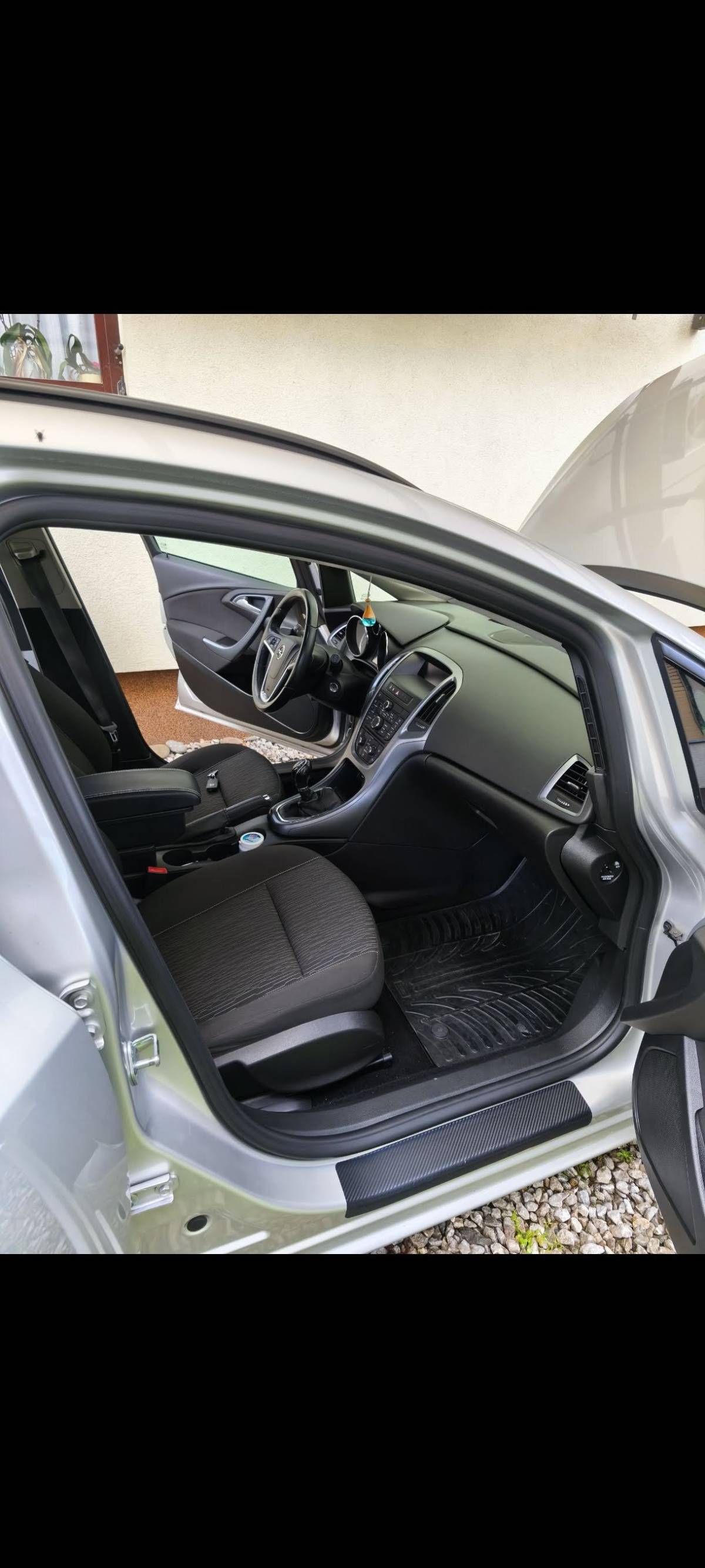 Astra J 1,7 cdti 2014.