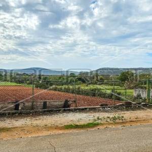 Atraktivno građevinsko zemljište blizu mora  1283 m²