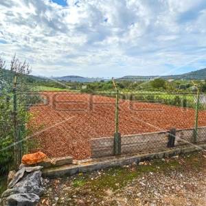Atraktivno građevinsko zemljište blizu mora  1283 m²