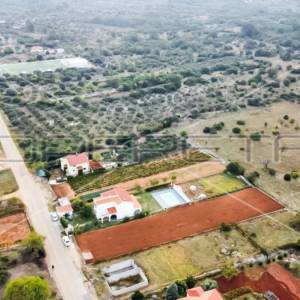 Atraktivno građevinsko zemljište blizu mora  1283 m²