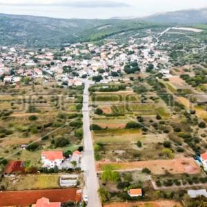 Atraktivno građevinsko zemljište blizu mora  1283 m²