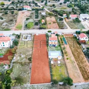 Atraktivno građevinsko zemljište blizu mora  1283 m²