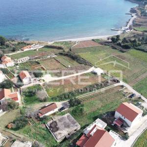 Atraktivno građevinsko zemljište od 1171m2,  u Lumbardi, blizu plaže Bilin Žal