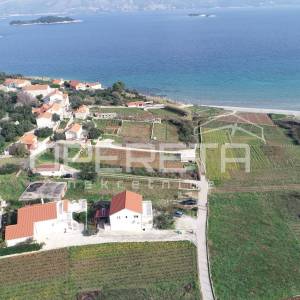 Atraktivno građevinsko zemljište od 1171m2,  u Lumbardi, blizu plaže Bilin Žal