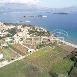 Atraktivno građevinsko zemljište od 1171m2,  u Lumbardi, blizu plaže Bilin Žal