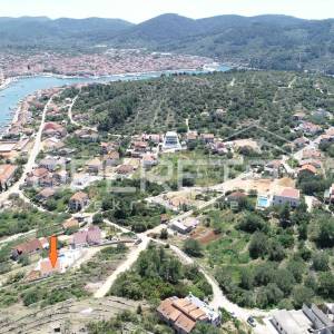 Atraktivno građevinsko zemljište 475 m² u Veloj Luci – spoj prirode, mira i bliz