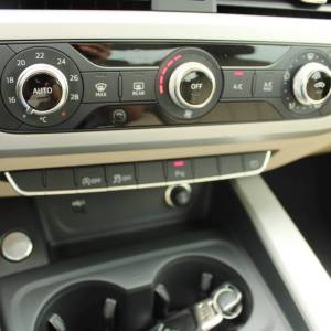 Audi A4 30TDi *VIRTUAL,LED,KOŽA*