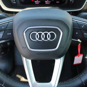 Audi Q3 35 TFSI AUTOMATIK *PANORAMA, LED, NAVIGACIJA, KAMERA*