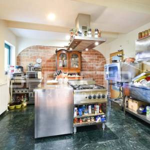 Bana Josipa Jelačića , Zgrada, 2.500.000,00 EUR