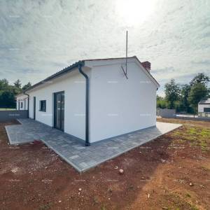 BARBAN, KOŽLJANI - Dupleks, lijevi dio. EKOLOŠKO MJESTO! More je udaljeno 15 minuta autom. Kuća gotova, useljiva  - ljeto 2025....