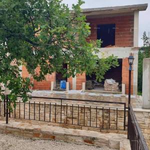 Barban, kuća za odmor s bazenom