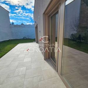  BAROKNA JEZGRA, NOVOGRADNJA, 2.885€/m2 