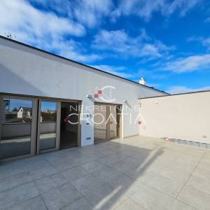  BAROKNA JEZGRA, PENTHOUSE U NOVOGRADNJI, 2.471€/m2 
