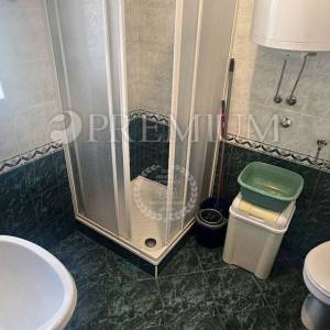 Baška, prodaja dvoetažnog apartmana, drugi red do mora!