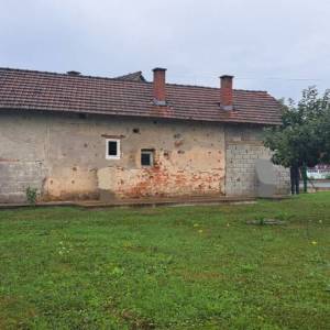 BELAJSKE POLJICE Prizemnica 17 x 4,00 m, roch bau sa dvorištem 843 m2, 31 000 €